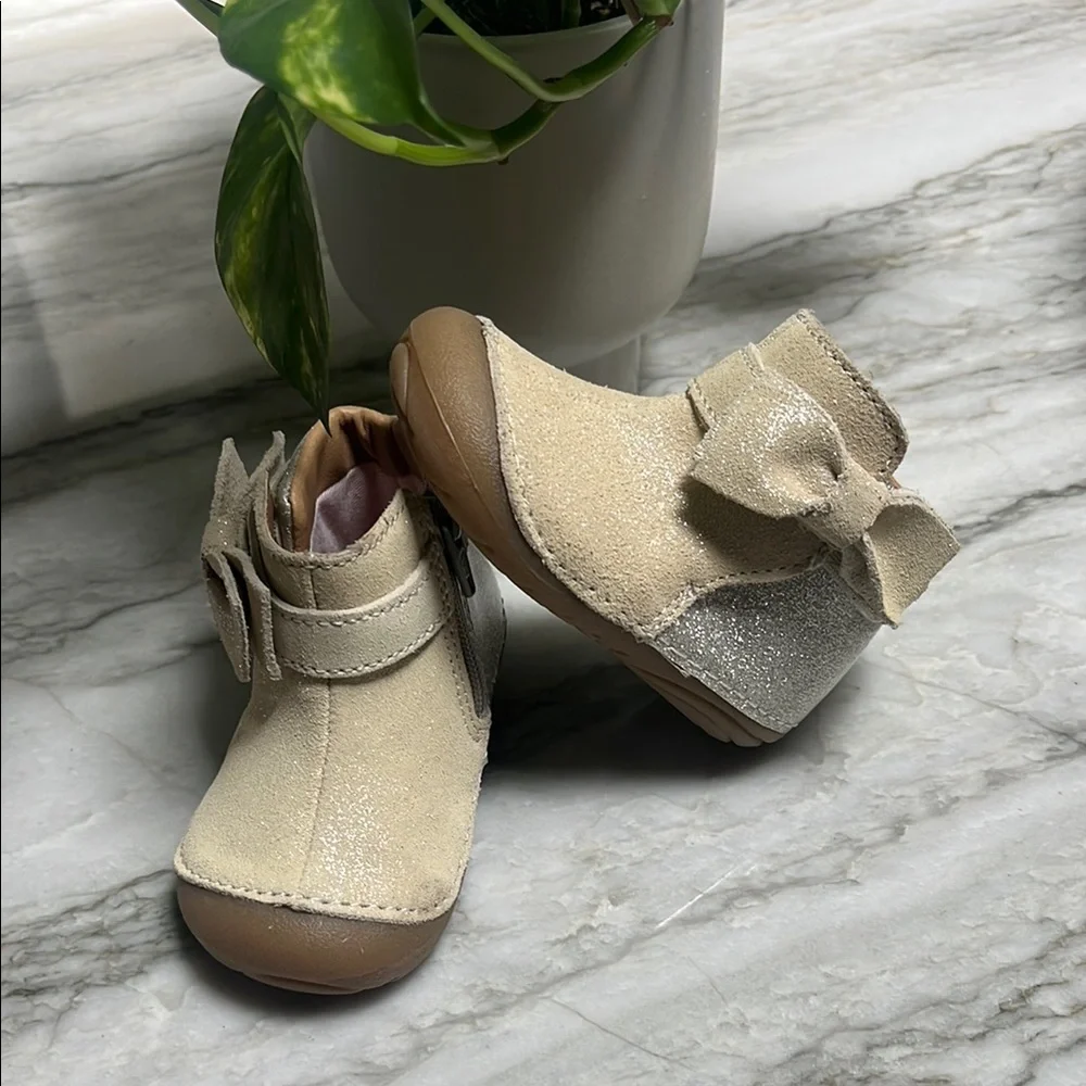 Stride rite toddler Glitter Bow beige Ankle boots